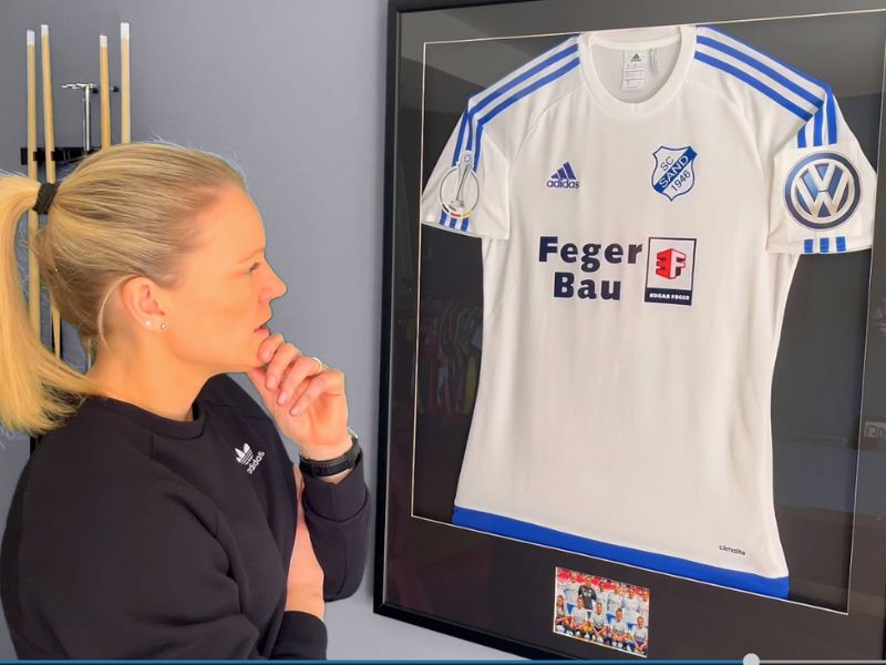 Diese 5 Trikots hat Diane Caldwell im Trikotrahmen verewigt